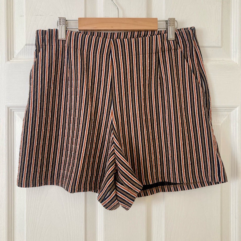 Mudo striped high waist shorts